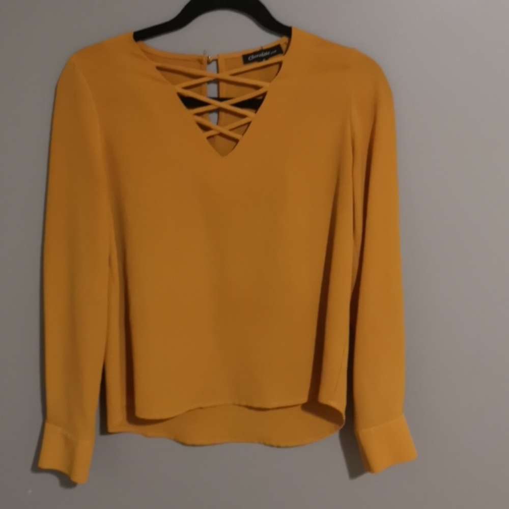 Mustard blouse 3/$25 🍒